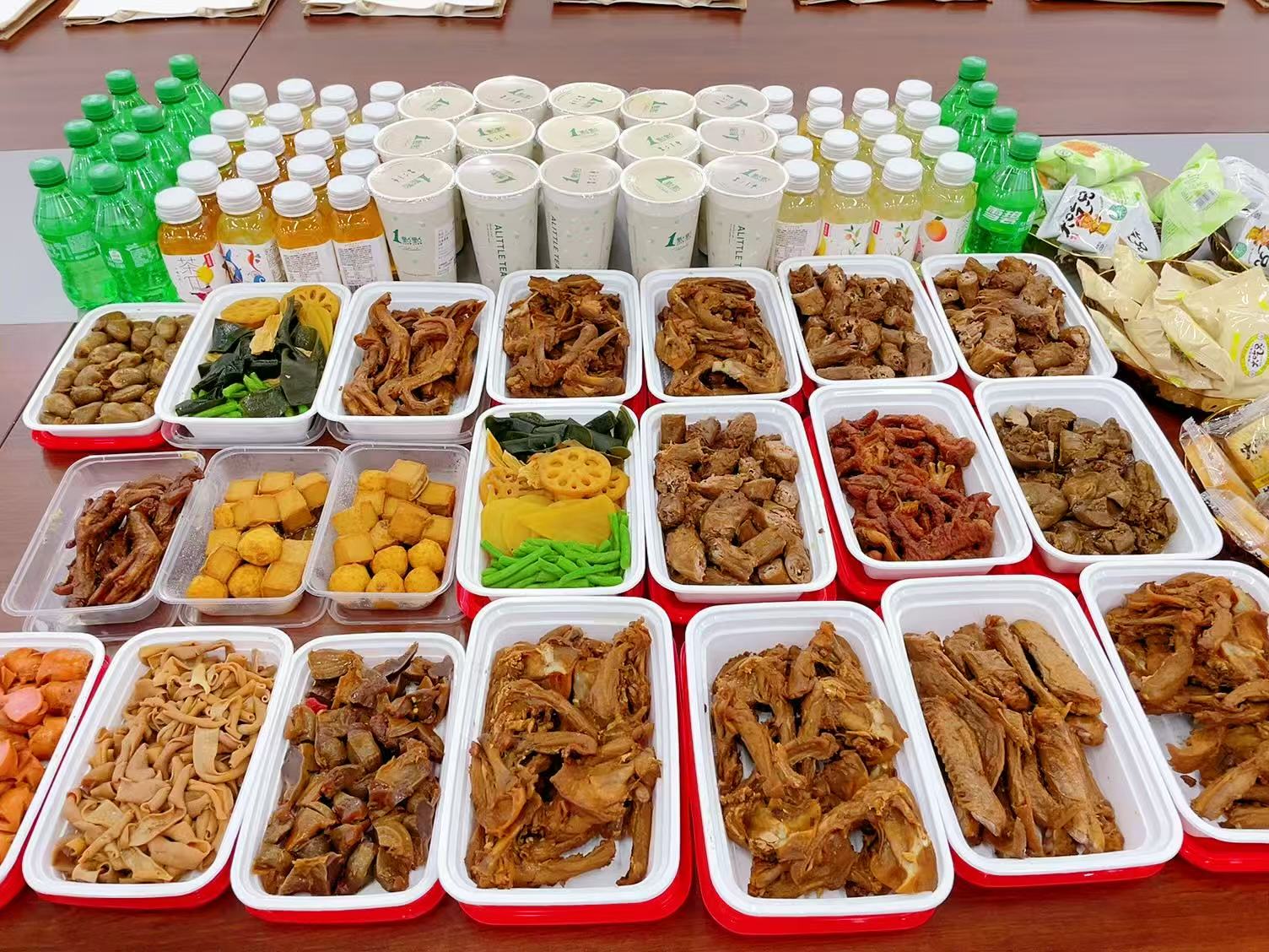 致敬所有闪闪发光的“她”