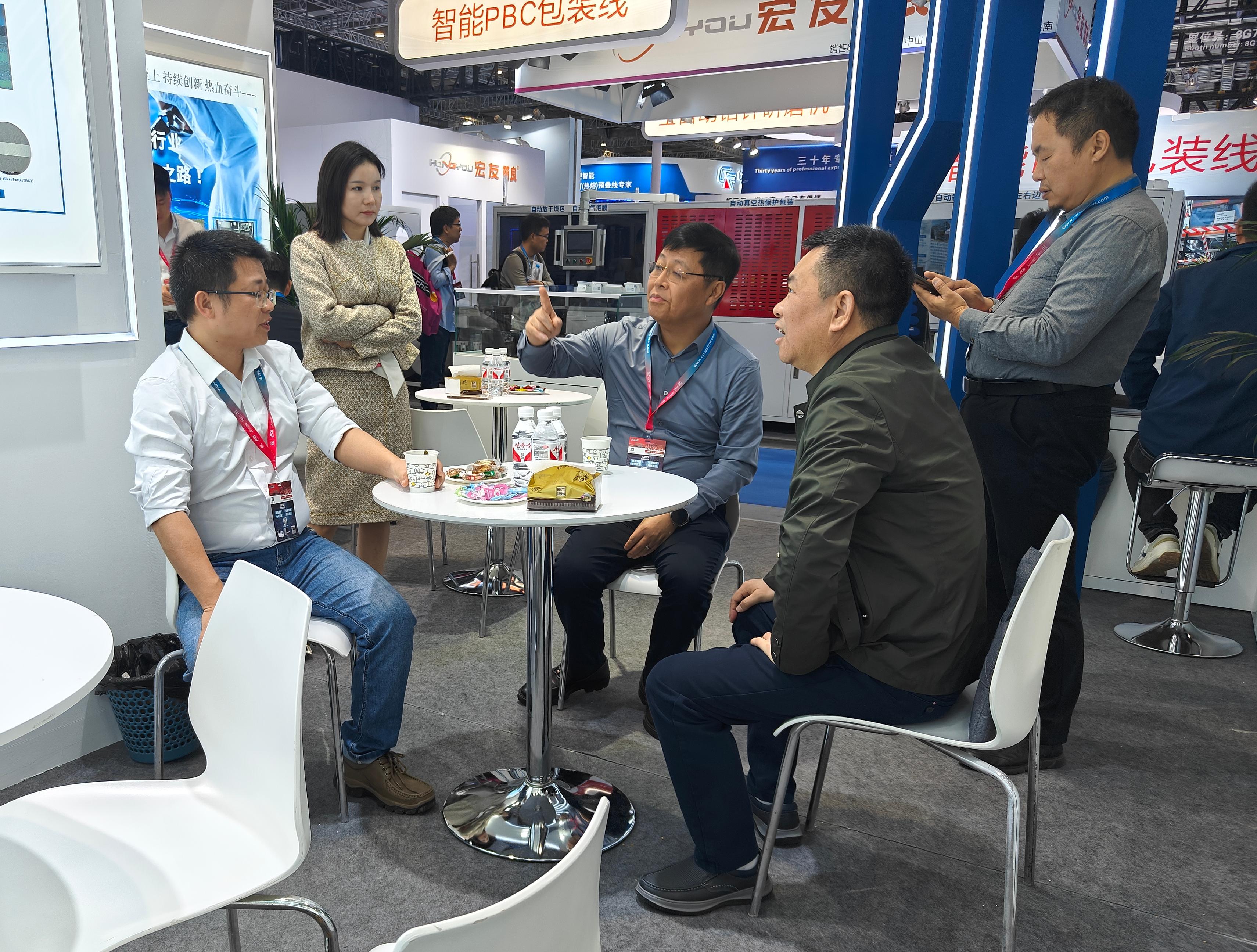 熊猫体育新材亮相2025国际电子电路（上海）展览会